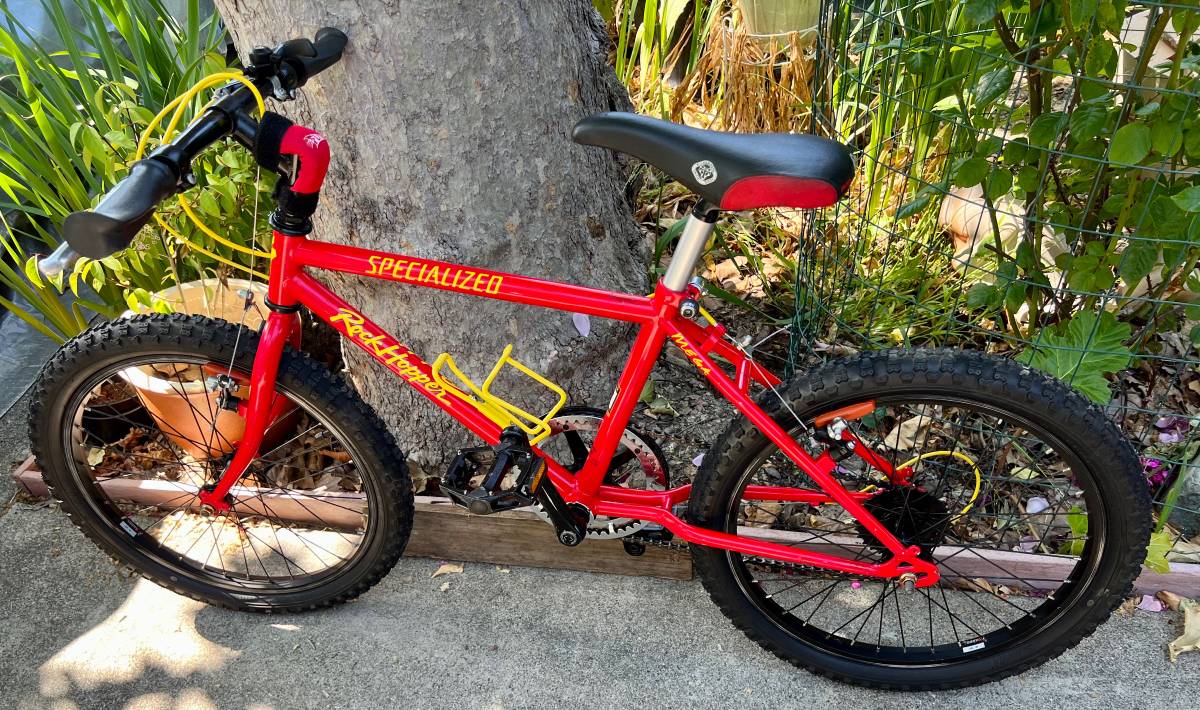 RARE VINTAGE MINI 1990 SPECIALIZED. 20” MEGA ROCKHOPPER MOUNTAIN BIKE